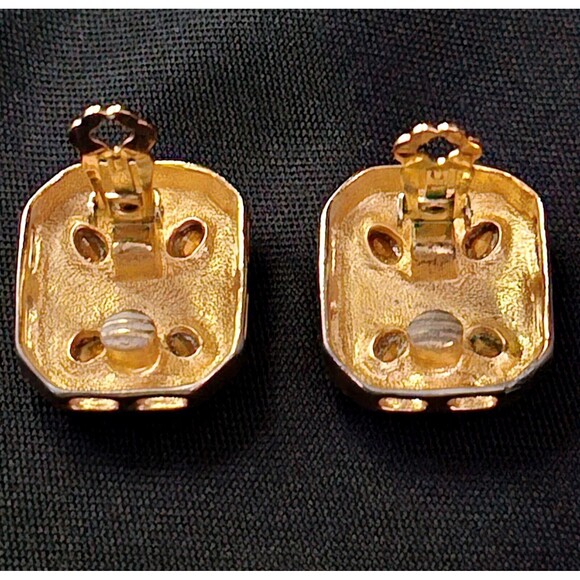 Vintage Gripoix Clip On Earrings Gold Tone Cabochon Glass Inlay Stones EUC! - Picture 9 of 11